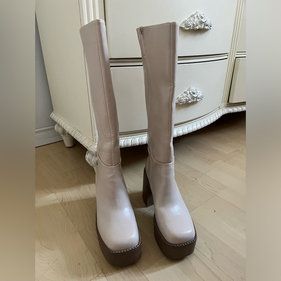 Beige platform boots - Picture 2 of 5